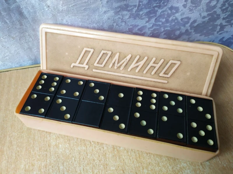 Basic domino gameplay that anyone can play